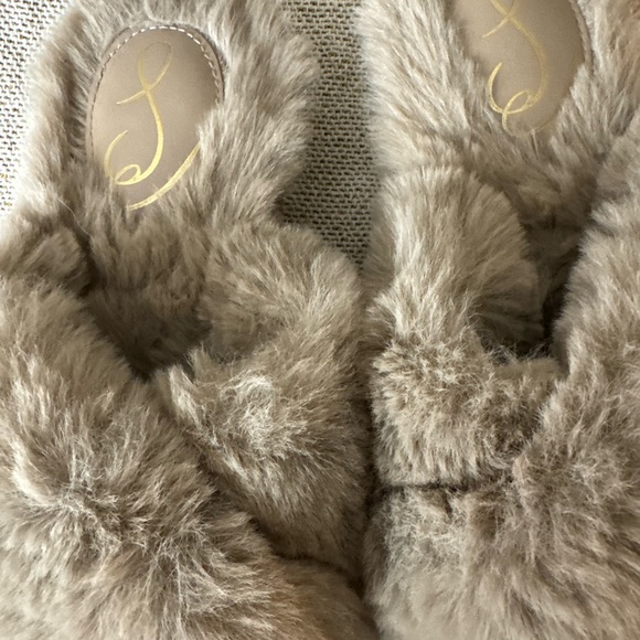 Sam Edelman Tan Plush Slippers Open-Toe Design - Picture 2 of 4